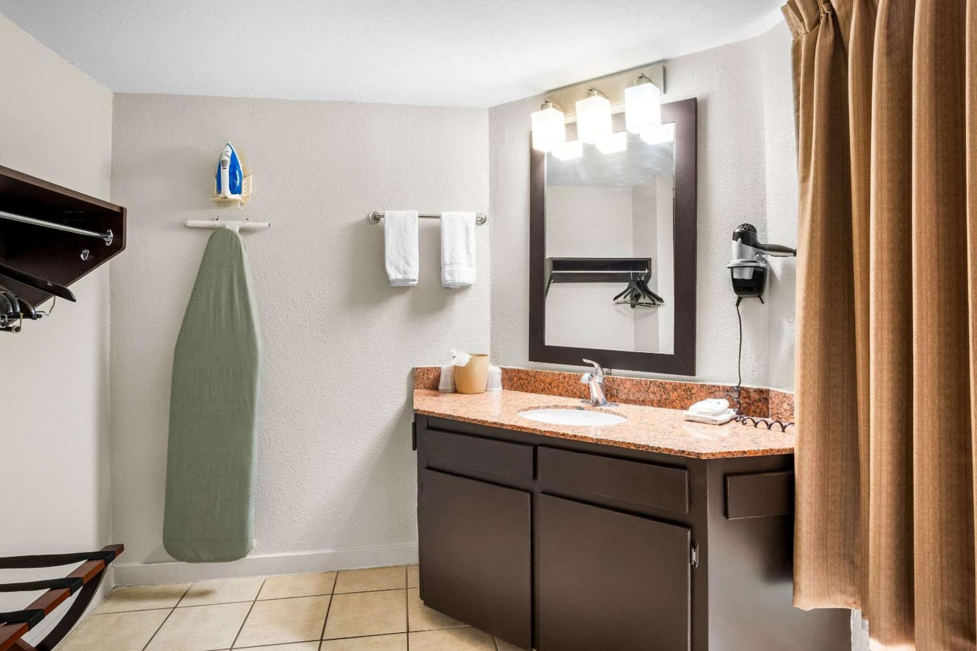Rodeway Inn Waco Buitenkant foto